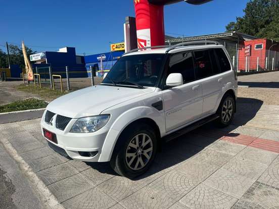 MITSUBISHI-PAJERO TR4-2.0 4X2 16V 140CV FLEX 4P AUTOMÁTICO MITSUBISHI-PAJERO TR4-2014