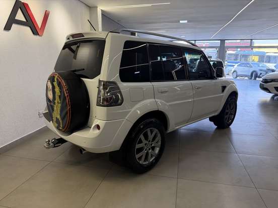 MITSUBISHI-PAJERO TR4-2.0 4X2 16V 140CV FLEX 4P AUTOMÁTICO MITSUBISHI-PAJERO TR4-2014