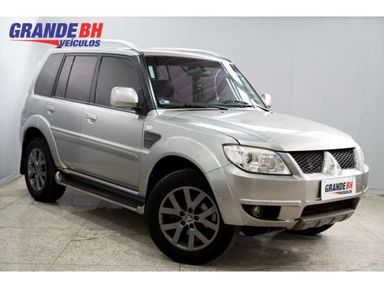 MITSUBISHI-PAJERO TR4-2.0 4X2 16V 140CV FLEX 4P AUTOMÁTICO MITSUBISHI-PAJERO TR4-2013
