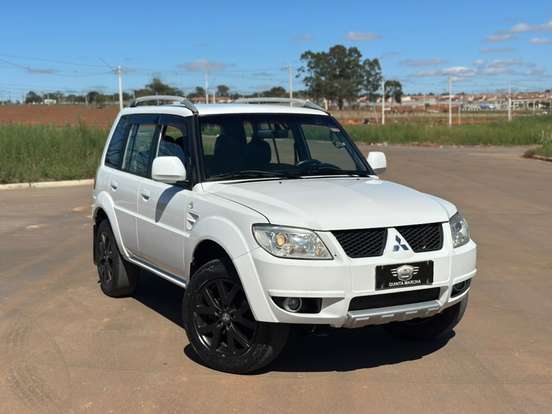 MITSUBISHI-PAJERO TR4-2011