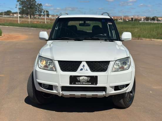MITSUBISHI-PAJERO TR4-2011
