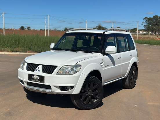 MITSUBISHI-PAJERO TR4-2011