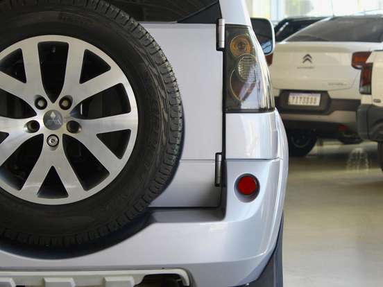 MITSUBISHI-PAJERO TR4-2013