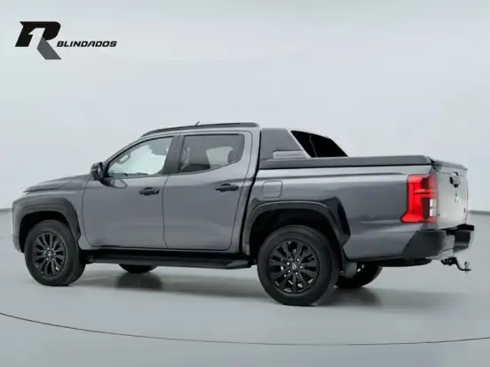 MITSUBISHI-TRITON-2026