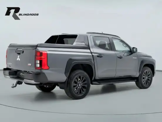 MITSUBISHI-TRITON-2026