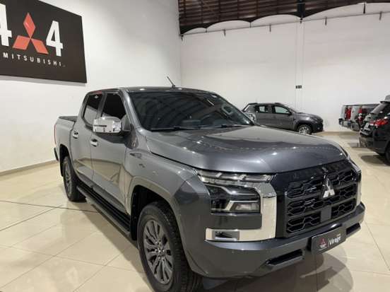 MITSUBISHI-TRITON-2.4 BITURBO DIESEL CD HPE 4X4 AUTOMÁTICO MITSUBISHI-TRITON-2025