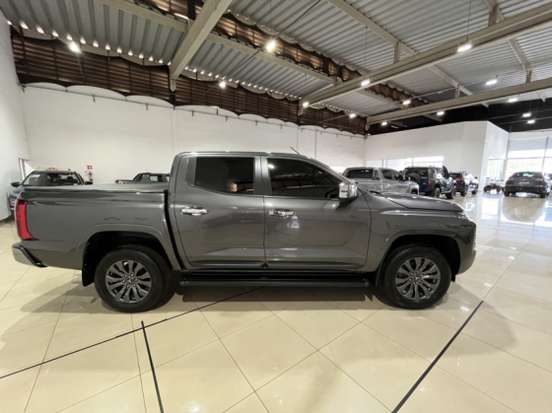 MITSUBISHI-TRITON-2.4 BITURBO DIESEL CD HPE 4X4 AUTOMÁTICO MITSUBISHI-TRITON-2025
