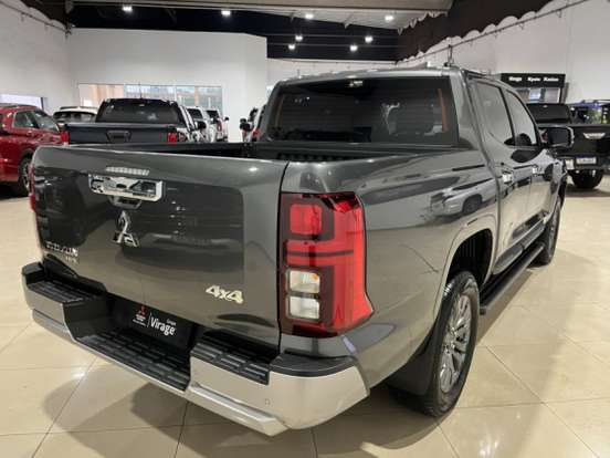 MITSUBISHI-TRITON-2.4 BITURBO DIESEL CD HPE 4X4 AUTOMÁTICO MITSUBISHI-TRITON-2025