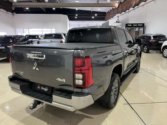 MITSUBISHI-TRITON-2025