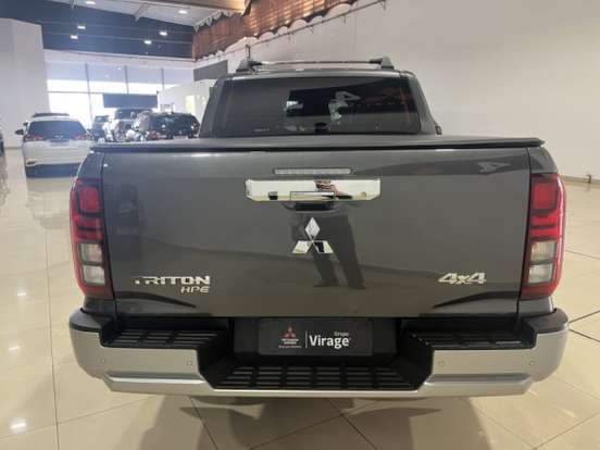 MITSUBISHI-TRITON-2.4 BITURBO DIESEL CD HPE 4X4 AUTOMÁTICO MITSUBISHI-TRITON-2025