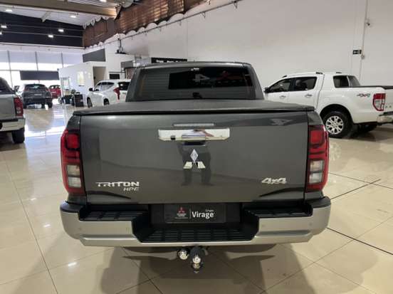 MITSUBISHI-TRITON-2025