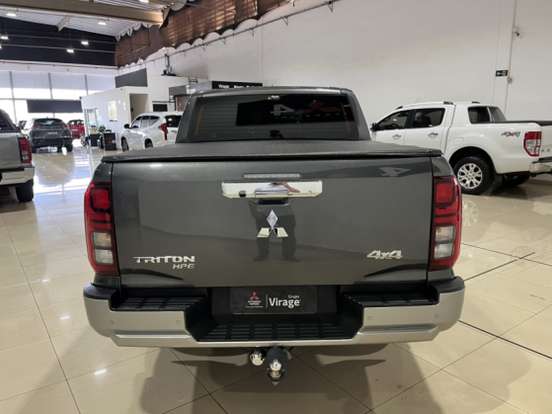 MITSUBISHI-TRITON-2.4 BITURBO DIESEL CD HPE 4X4 AUTOMÁTICO MITSUBISHI-TRITON-2025