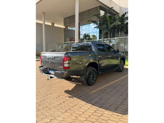 MITSUBISHI-TRITON-2.4 BITURBO DIESEL CD HPE 4X4 AUTOMÁTICO MITSUBISHI-TRITON-2024