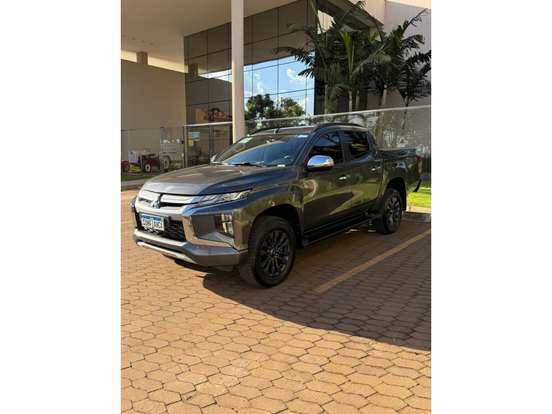 MITSUBISHI-TRITON-2.4 BITURBO DIESEL CD HPE 4X4 AUTOMÁTICO MITSUBISHI-TRITON-2024