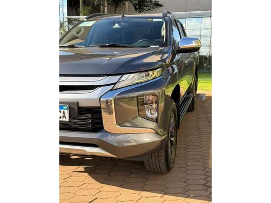 MITSUBISHI-TRITON-2.4 BITURBO DIESEL CD HPE 4X4 AUTOMÁTICO MITSUBISHI-TRITON-2024