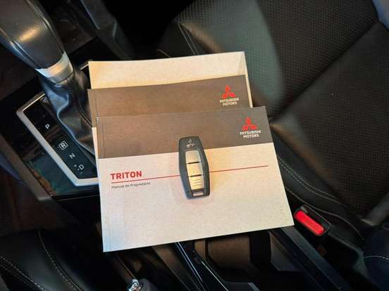 MITSUBISHI-TRITON-2.4 BITURBO DIESEL CD HPE-S 4X4 AUTOMÁTICO MITSUBISHI-TRITON-2025