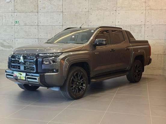 MITSUBISHI-TRITON-2026