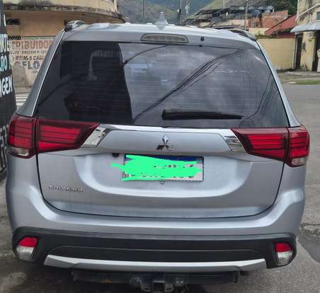 MITSUBISHI-OUTLANDER-2016