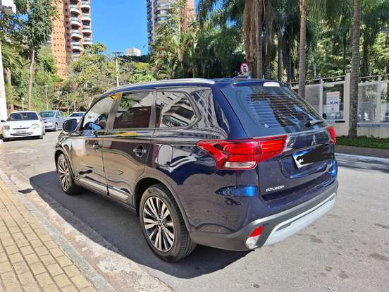 MITSUBISHI-OUTLANDER-2.0 MIVEC GASOLINA HPE AUTOMÁTICO MITSUBISHI-OUTLANDER-2018
