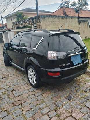 MITSUBISHI-OUTLANDER-2013