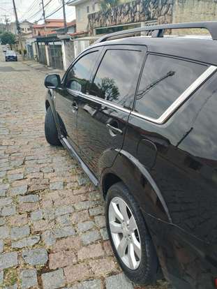MITSUBISHI-OUTLANDER-2013