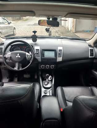 MITSUBISHI-OUTLANDER-2013