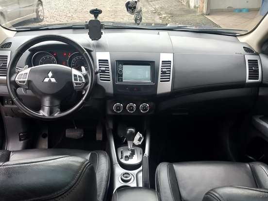 MITSUBISHI-OUTLANDER-3.0 GT4 4X4 V6 24V GASOLINA 4P AUTOMÁTICO MITSUBISHI-OUTLANDER-2013