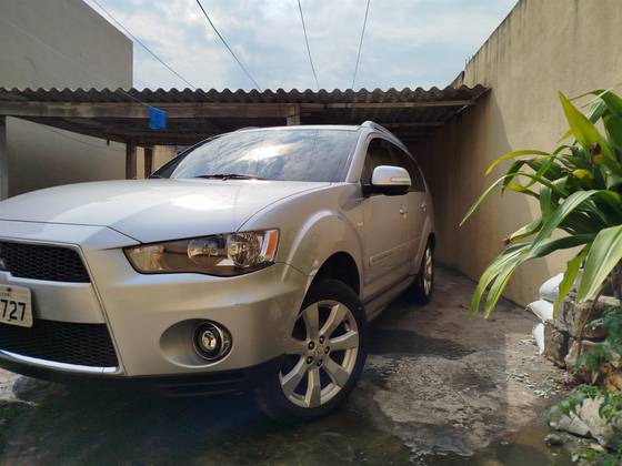 MITSUBISHI OUTLANDER 3.0 GT 4X4 V6 24V GASOLINA 4P AUTOMÁTICO