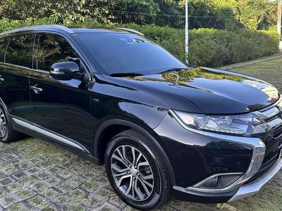 MITSUBISHI-OUTLANDER-3.0 GT 4X4 V6 24V GASOLINA 4P AUTOMÁTICO MITSUBISHI-OUTLANDER-2018