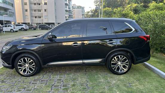 MITSUBISHI-OUTLANDER-2018