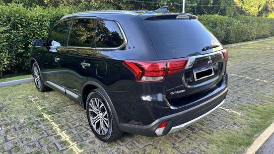 MITSUBISHI-OUTLANDER-2018