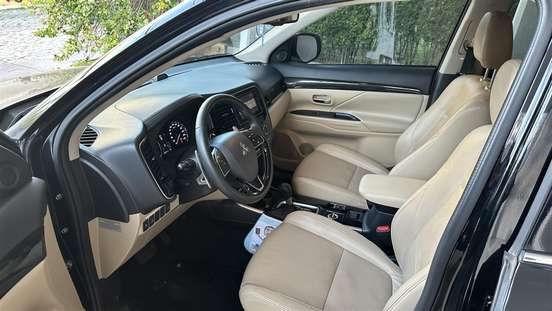 MITSUBISHI-OUTLANDER-2018