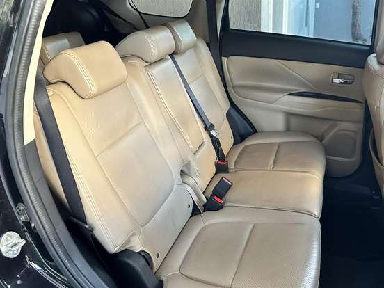 MITSUBISHI-OUTLANDER-3.0 GT 4X4 V6 24V GASOLINA 4P AUTOMÁTICO MITSUBISHI-OUTLANDER-2018
