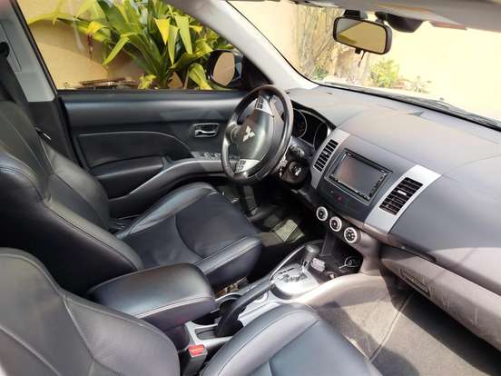 MITSUBISHI-OUTLANDER-3.0 GT 4X4 V6 24V GASOLINA 4P AUTOMÁTICO MITSUBISHI-OUTLANDER-2009