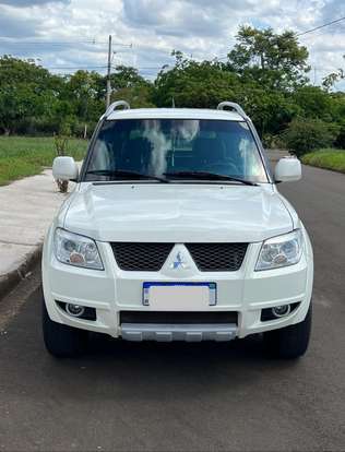 MITSUBISHI-PAJERO TR4-2010