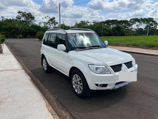 MITSUBISHI-PAJERO TR4-2.0 4X4 16V 140CV FLEX 4P AUTOMÁTICO MITSUBISHI-PAJERO TR4-2010