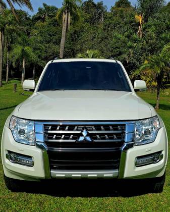 MITSUBISHI PAJERO 3.2 HPE 4X4 7 LUGARES 16V TURBO INTERCOOLER DIESEL 4P AUTOMÁTICO