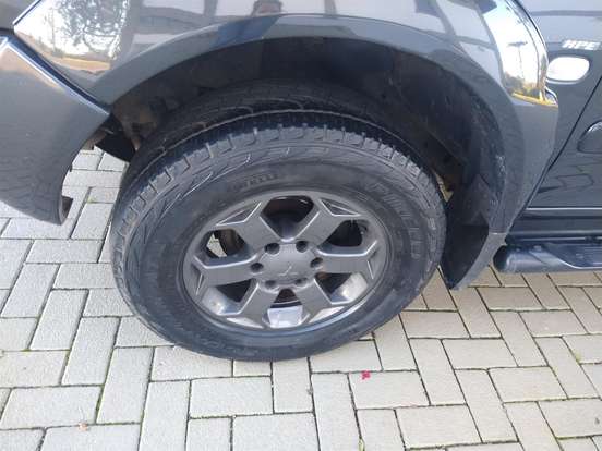 MITSUBISHI-PAJERO SPORT-2010