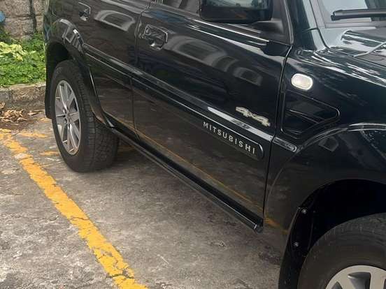 MITSUBISHI-PAJERO TR4-2.0 4X4 16V 140CV FLEX 4P AUTOMÁTICO MITSUBISHI-PAJERO TR4-2013