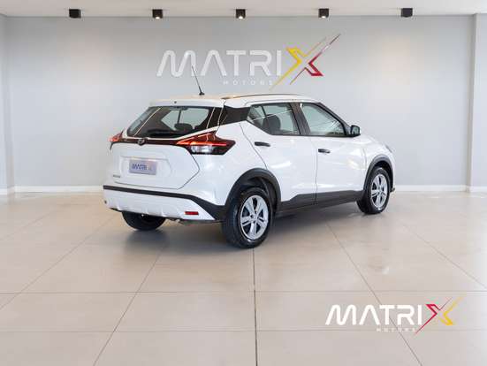 NISSAN-KICKS-2023