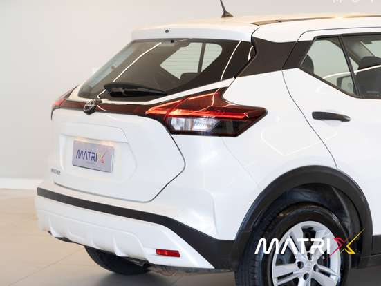 NISSAN-KICKS-2023