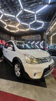 NISSAN-LIVINA-2013