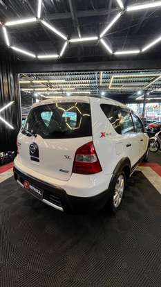NISSAN-LIVINA-2013