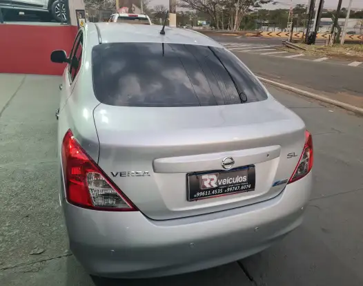 NISSAN-VERSA-2012