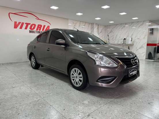 NISSAN-VERSA-2018