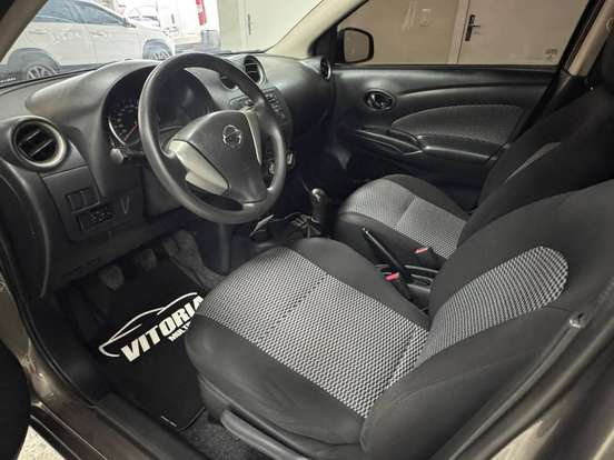 NISSAN-VERSA-2018