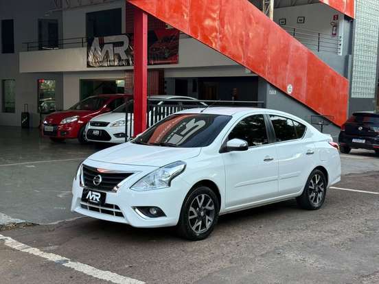 NISSAN-VERSA-2016