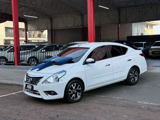 NISSAN-VERSA-2016