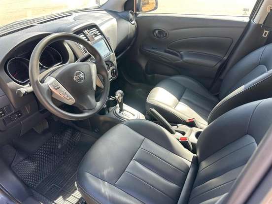 NISSAN-VERSA-2021
