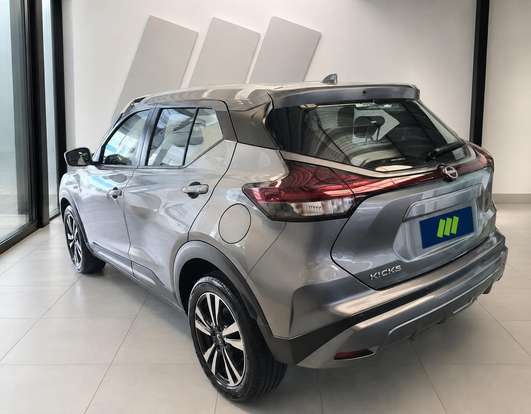 NISSAN-KICKS-2023